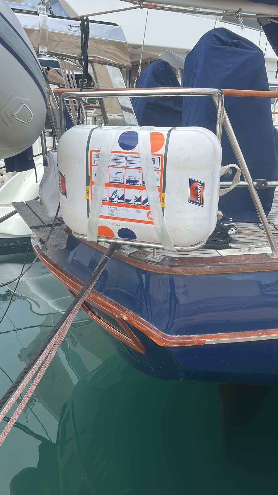 The Duarry liferaft mounted at the stern of Gran Blau